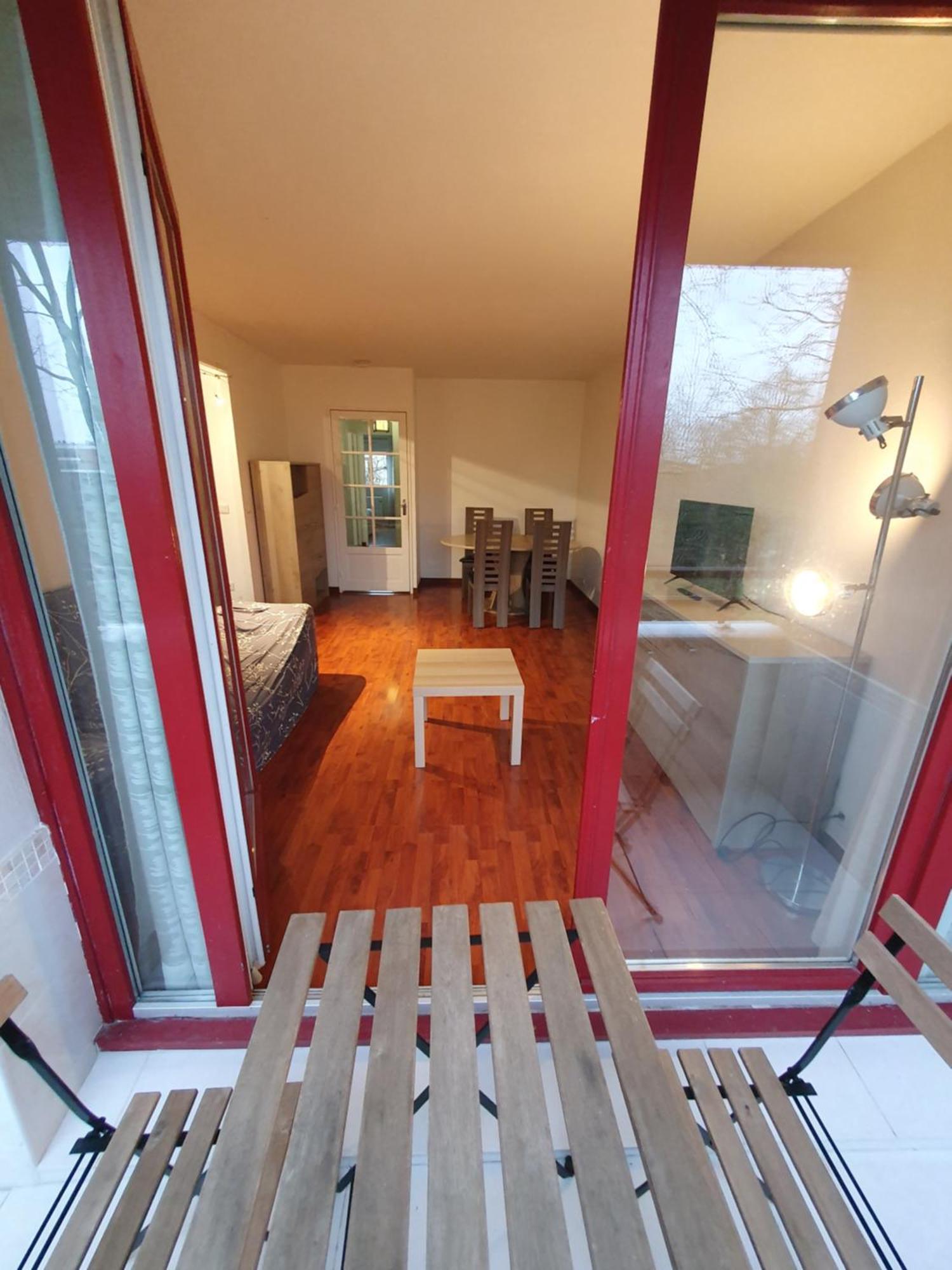 Apartamento F3 Avec Balcon 5 Min Gare Sqy Et Parking Gratuit Guyancourt Exterior foto